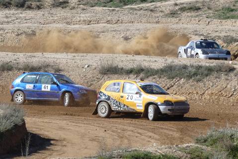 Més de 70 pilots d’autocròs i resistència participen en la Diada Off-road de Lleida