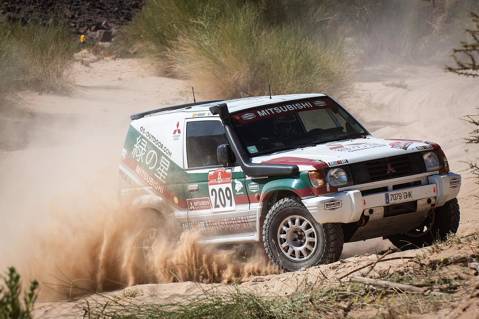 Un equip català guanya la seva categoria al Dakar Clàssic